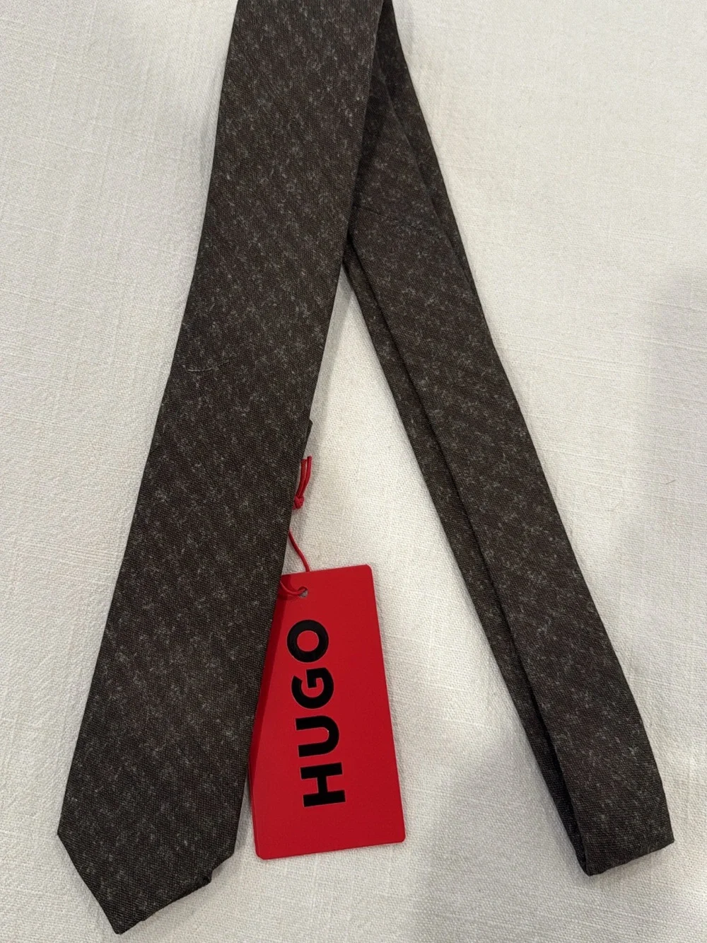 HUGO Men's Dark Brown Subtle Pattern Tie